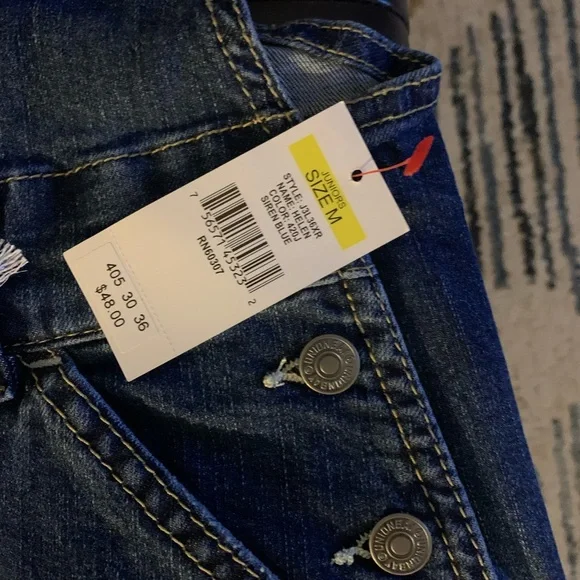 NWT Union Bay Size Medium short overalls. - Picture 3 of 6